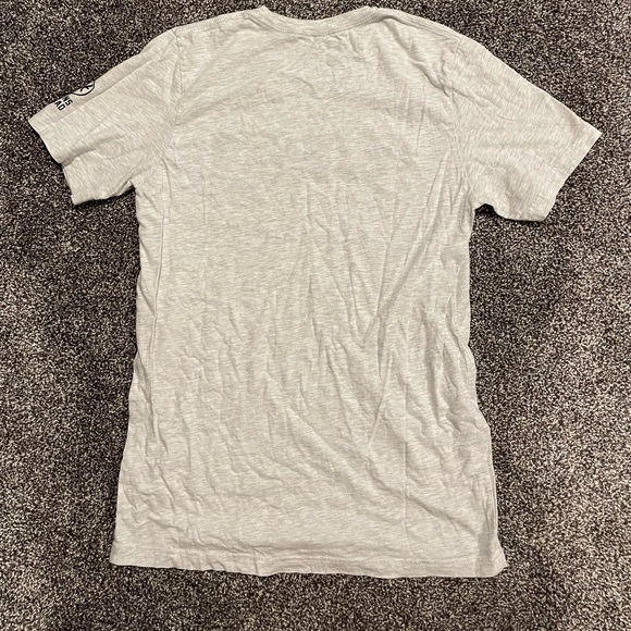 Queens Thread T-Shirt - Picture 3 of 3